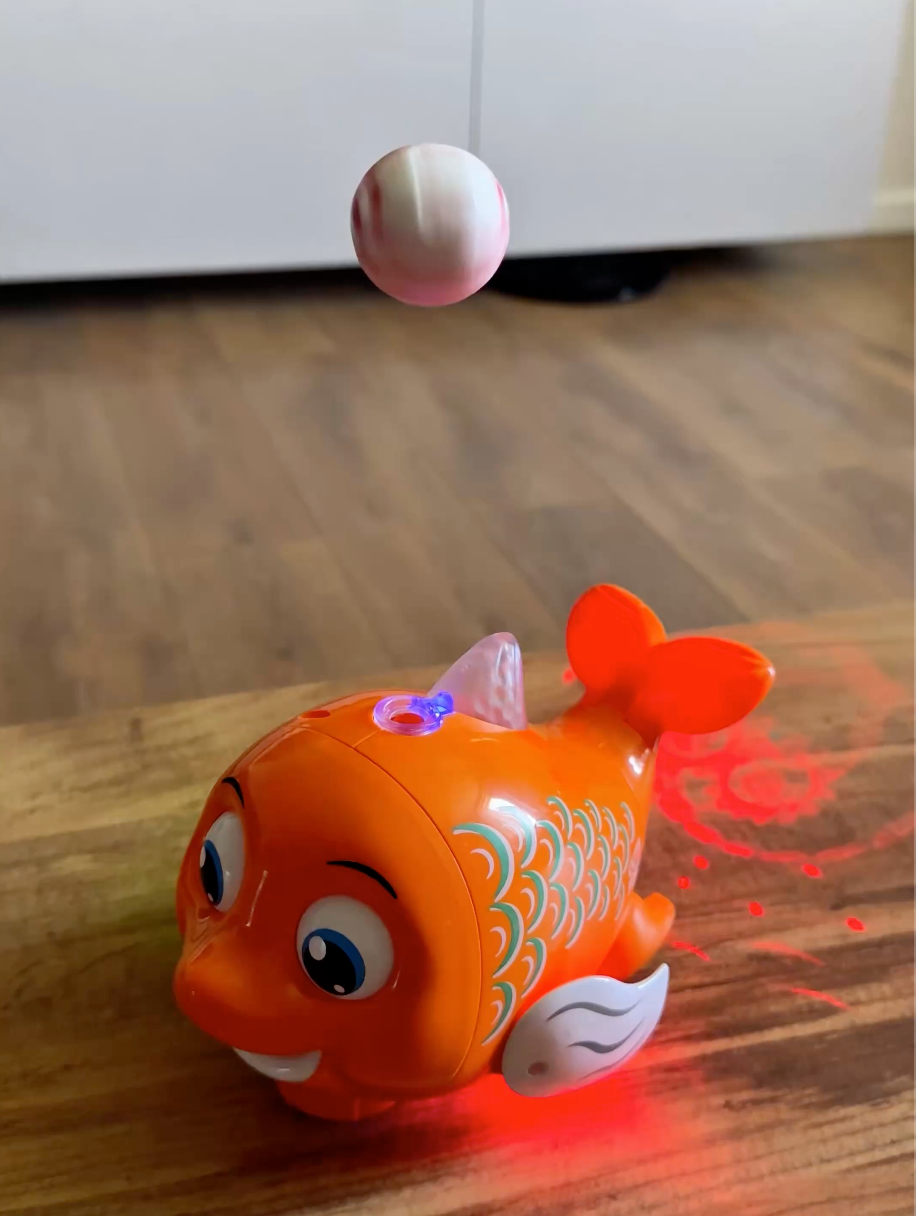 მოსიარულე მანათობელი თევზი Nemo ბურთით Cute Fish